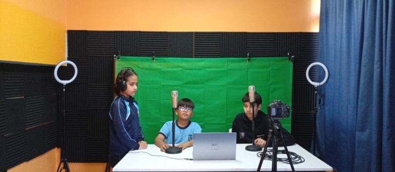 Voces de Nuestra Historia: El Podcast Escolar del Día de los Patrimonios
